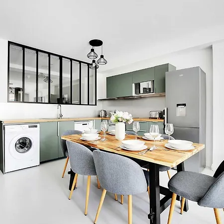 Amazing Apartment - Near Convention Apartment